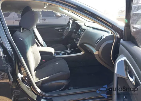 2013 Nissan Altima 2.5 S z USA, uszkodzony, nr VIN 1N4AL3AP2DC123110